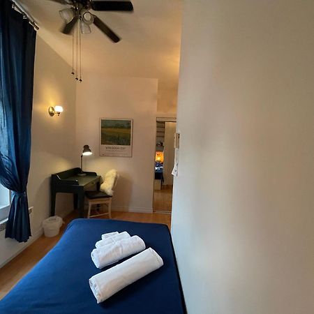 Chambres El Mediterraneo Rooms Montréal Oda fotoğraf