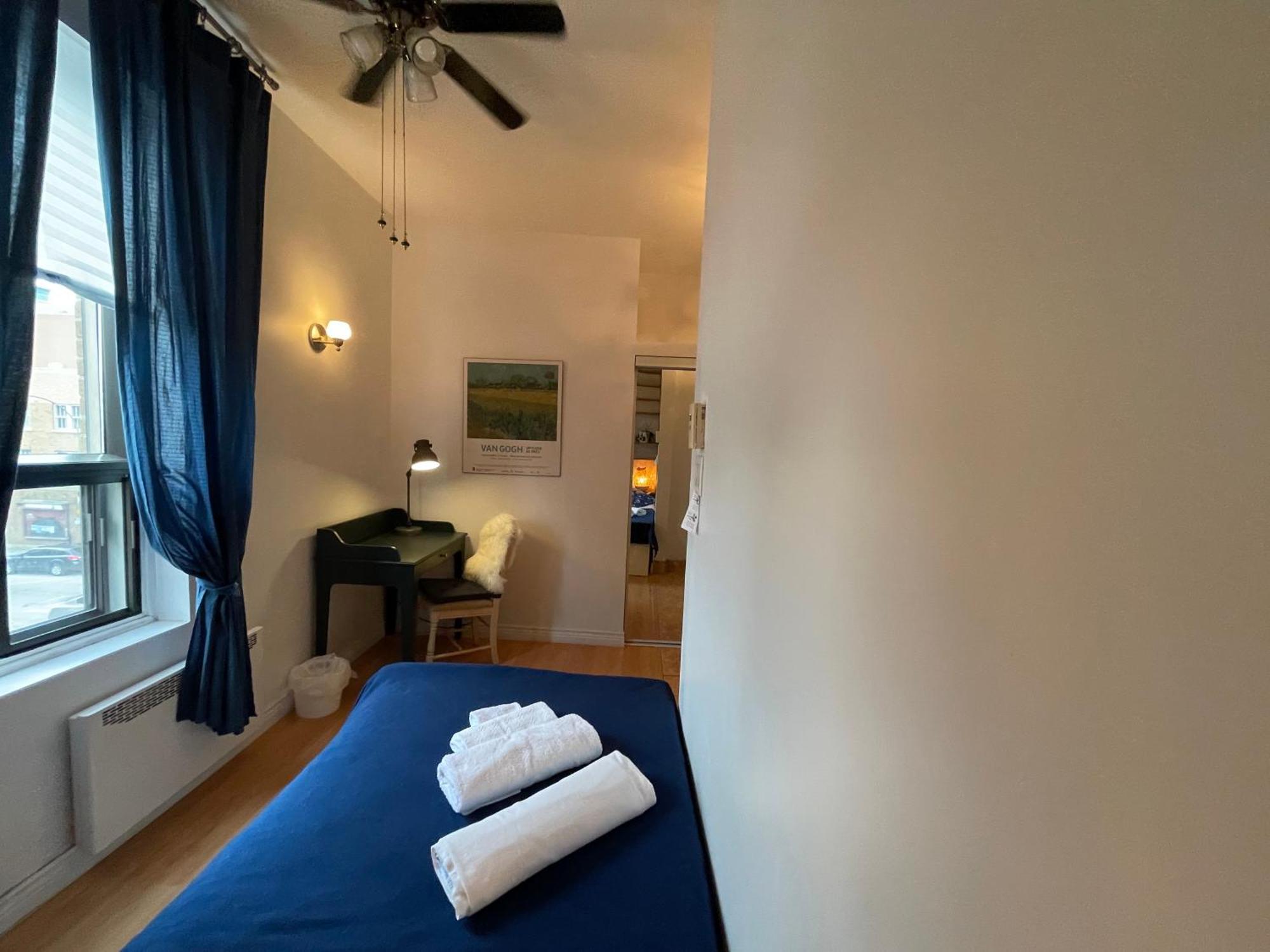 Chambres El Mediterraneo Rooms Montréal Oda fotoğraf