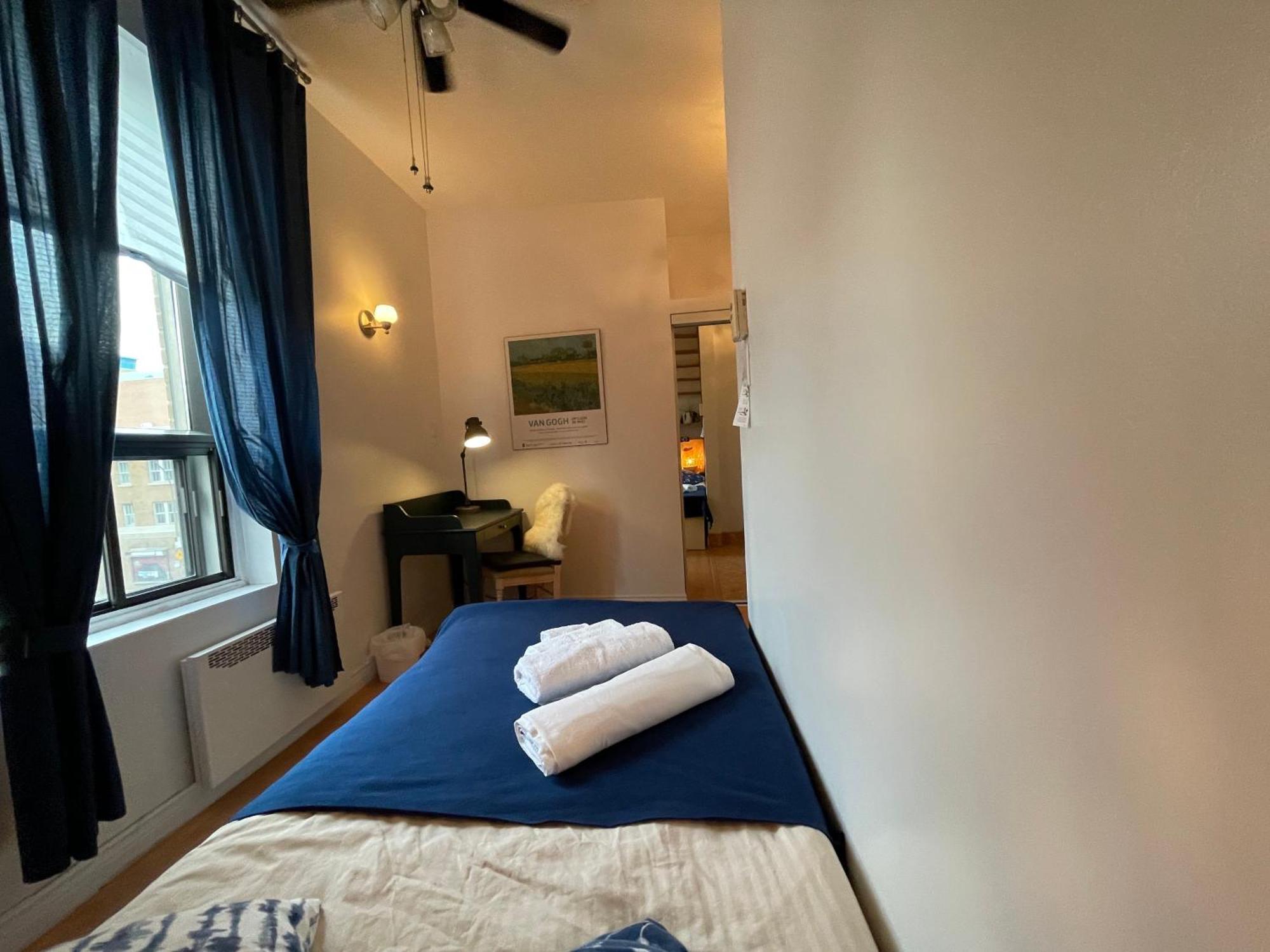 Chambres El Mediterraneo Rooms Montréal Oda fotoğraf